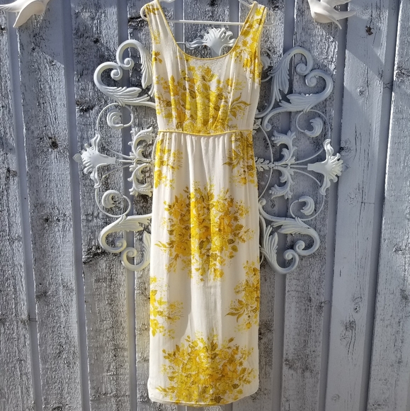 Sexy Sixties Style Pencil Dress for Parties - Picture 7 of 13